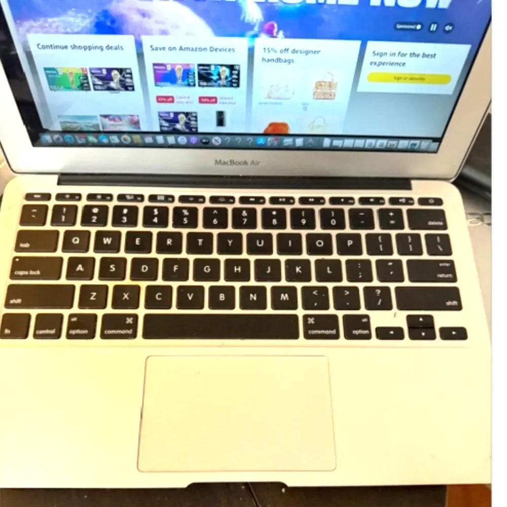 Apple MacBook Air 11” Laptop 2015 Silver Intel i5 4GB RAM 128GB SSD